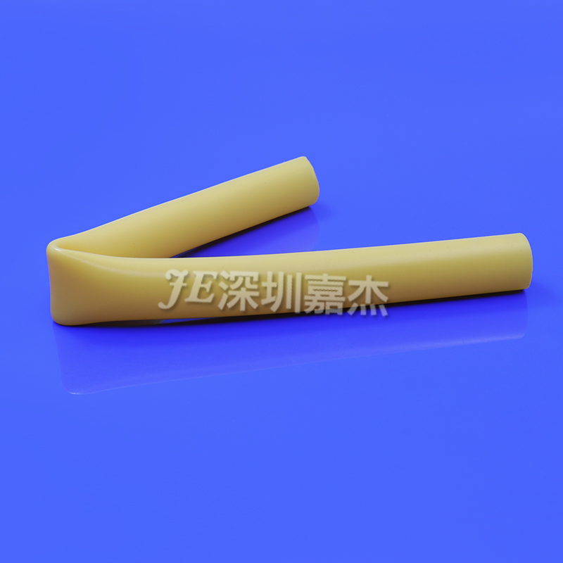 男生用鸡鸡插在女生的下面的视频双色硅胶管
